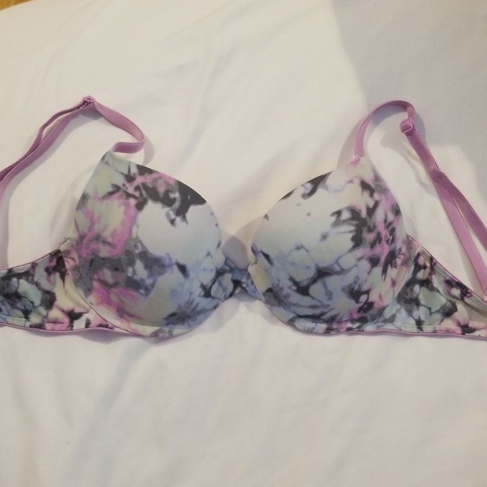 VS Pink lavender/gray marble lightly lined bra